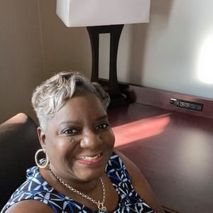 Meet your Posher, Yolanda